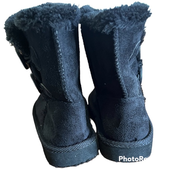 EUC Toddler Girls Cozy button slipper boots - Picture 6 of 6